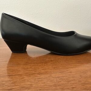 🌹Super cute Comfortview Black Low Heel Pumps🌹🖤